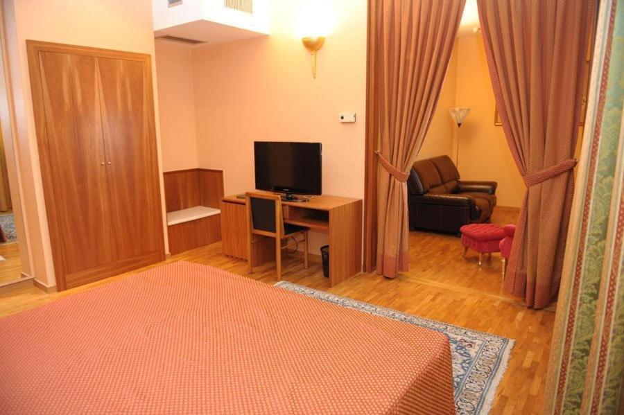 Hotel Svevo Gioia Del Colle Δωμάτιο φωτογραφία