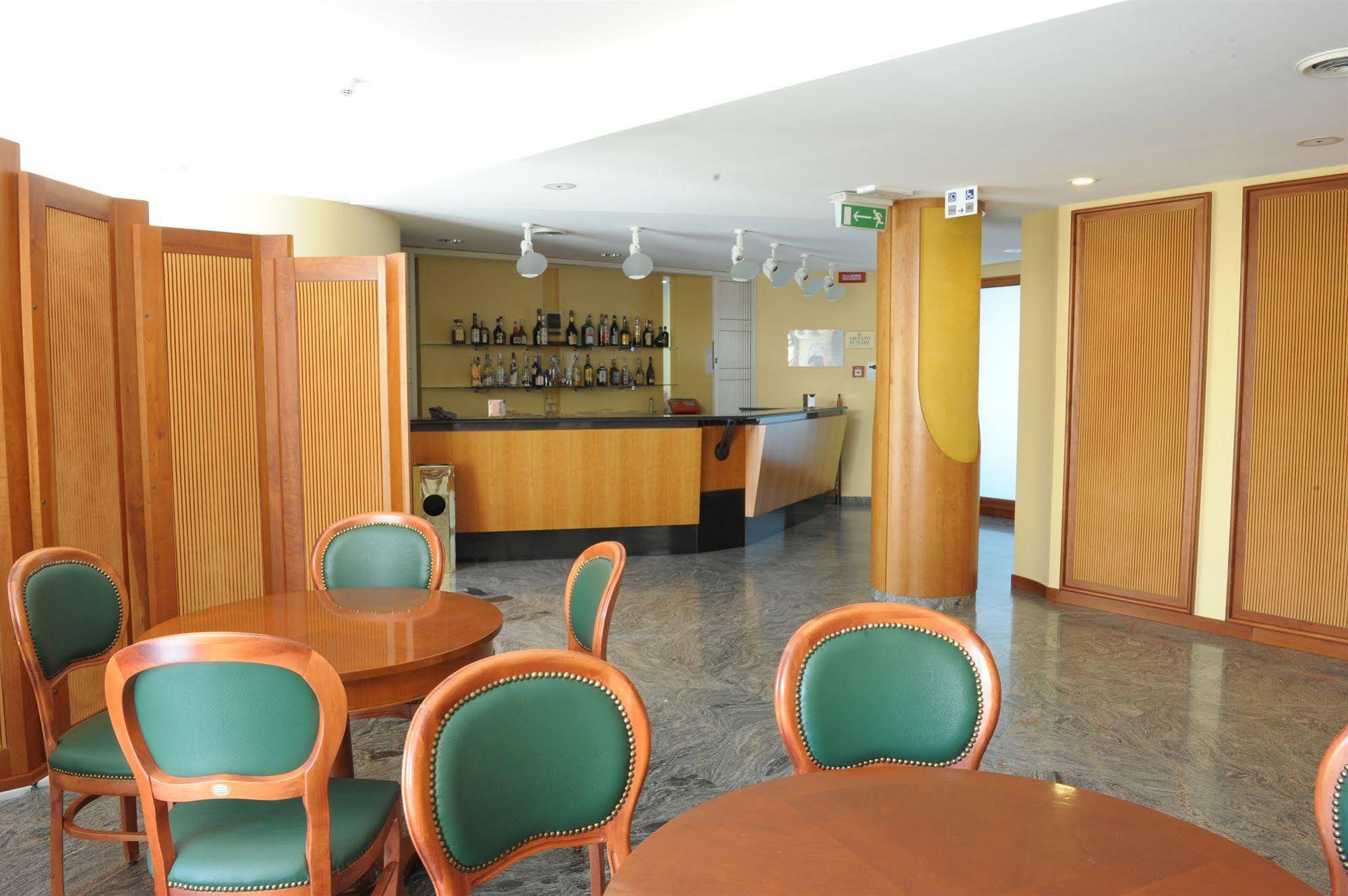 Hotel Svevo Gioia Del Colle Εξωτερικό φωτογραφία